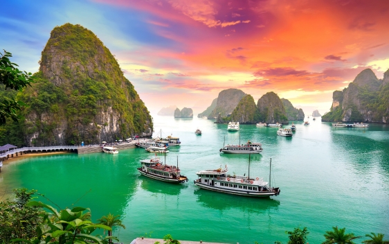 https://www.caminos.co.il/clients/caminos/gallery/VIETNAM/352_562/halong_bay5__562_352.jpg